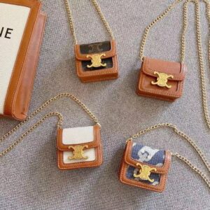 Suitable for European and American Celine AirPods 1/2/new 3rd generation protective case, leather wireless Apple Bluetooth crossbody bag.