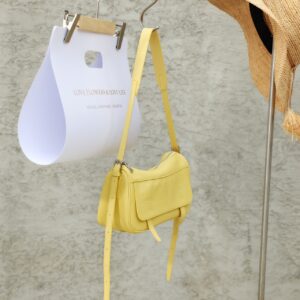 Top-grain cowhide envelope camera bag, niche high-end genuine leather, casual and versatile commuting shoulder bag
